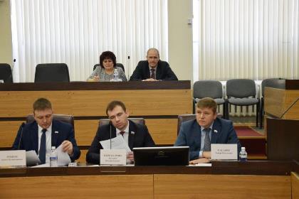 Депутаты ЗС контролируют выделение средств на благоустройство северных городов Иркутской области